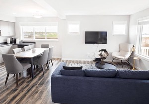 4 Bedrooms Townhouse with Parking & Wi-Fi
