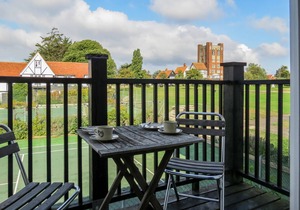 4 Bell Lodge, - sleeps 7 guests in 3 bedrooms