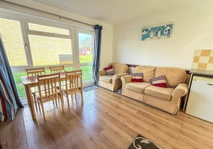 4 berth chalet to hire in just walking distance to Hemsby beach ref 18152B