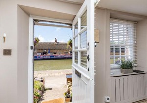 4 Canalside Cottages