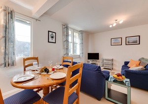 4 Dormy House
