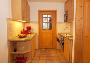 (4) Drei-Raum-Ferienwohnung 65qm, 2-6 Personen, Dusche/WC, Wohn-Schlafraum + 2 Extra Schlafzimmer, Küche, großer Balkon