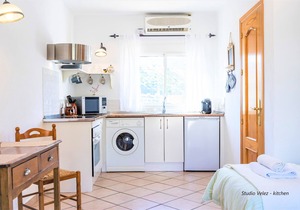 4 Holiday Homes near beach, lake and mountains + Pool + Jacuzzi for 10 guests