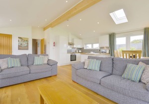 4 HORIZON VIEW, family friendly, luxury holiday cottage in Dobwalls