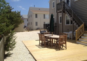 4 Houses To The Beach, Quiet Area, 2nd Floor Unit