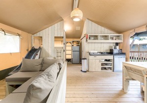 4-person glamping tent in the holiday park Landal Glamping Neufchâteau