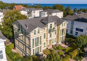 4-room apartment with conservatory and terrace in a top location on the Baltic Sea beach