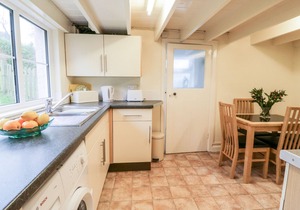 4 ROSE COTTAGES, family friendly, country holiday cottage in Polperro