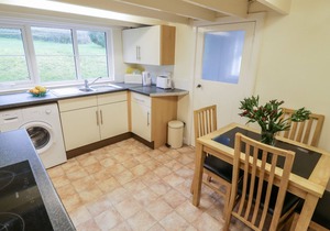 4 ROSE COTTAGES, family friendly, country holiday cottage in Polperro