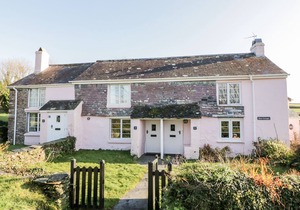 4 ROSE COTTAGES, family friendly, country holiday cottage in Polperro