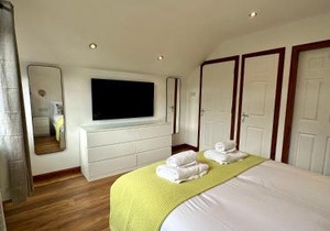 4 Sheraton Apartments