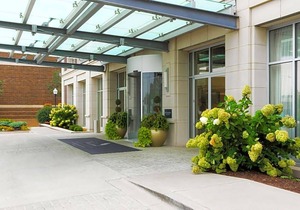 4-Star Hotel ∙ Hotel Blackhawk, Autograph Collection