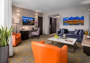 4-Star Hotel ∙ Hotel X Toronto by Library Hotel Collection
