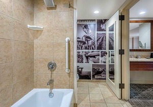 4-Star Hotel ∙ Renaissance Boulder Flatiron Hotel
