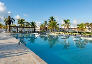 4-Star Hotel ∙ Viva Wyndham Fortuna Beach - All Inclusive