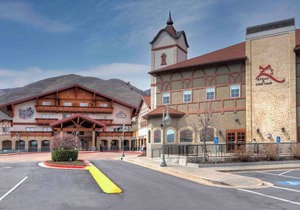 4-Star Zermatt Resort King Suite Only 15 Mins to Park City!