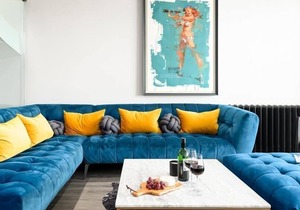 4 The Strand sleeps 8 guests, footsteps from Porth beach