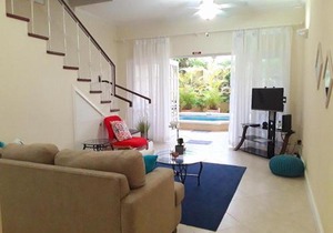 #4 Westland Villa with pool across from West Coast beach