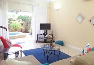 #4 Westland Villa with pool across from West Coast beach