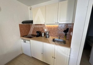 40 M², 1ERE LIGNE MER, DERNIER ETAGE AVEC ASCENSEUR