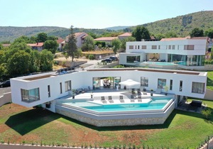 400 m² Villa ∙ 5 bedrooms ∙ 10 guests