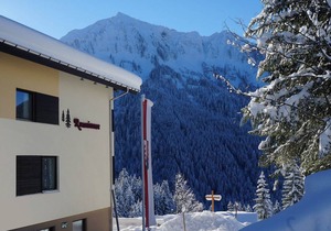 430 m² Accommodation ∙ 8 bedrooms ∙ 17 guests