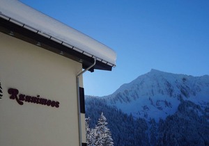 430 m² Accommodation ∙ 8 bedrooms ∙ 17 guests