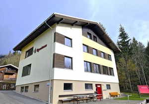 430 m² Accommodation ∙ 8 bedrooms ∙ 17 guests