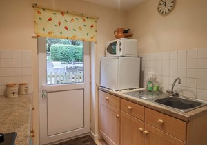 44 FERNHILL HEIGHTS, pet friendly, with a garden in Charmouth