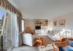 45 Guthrie Court, Fantastic top floor apartment next to Gleneagles