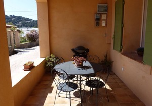 45m2 - Ground floor of a charming house, in quiet countryside, 3km from beaches.