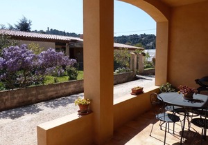 45m2 - Ground floor of a charming house, in quiet countryside, 3km from beaches.