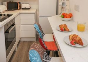 47A BAXTERGATE, pet friendly, country holiday cottage in Whitby