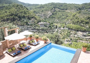 490 m² Villa ∙ 4 bedrooms ∙ 8 guests