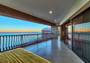 492 m² Condo ∙ 5 bedrooms ∙ 15 guests