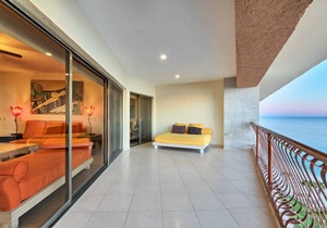 492 m² Condo ∙ 5 bedrooms ∙ 15 guests