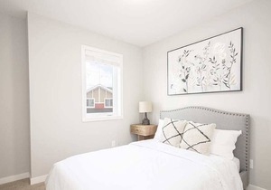 4Bed 2Bath Townhouse with Laundry, Parking & Wi-Fi