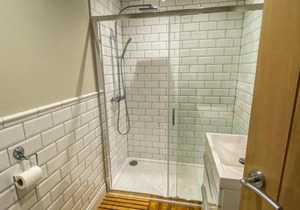 4Bed Lodge Sleeps8-Pet Friendly-Hot Tub-Log Burner