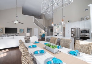 4BR Beach Villa w/6-Seater GOLF CART! Near Beach, Pool, Tram, Screened Porch