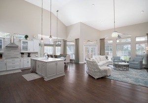 4BR Beach Villa w/6-Seater GOLF CART! Near Beach, Pool, Tram, Screened Porch