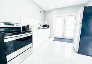 4BR Niagara Getaway-Prime Location