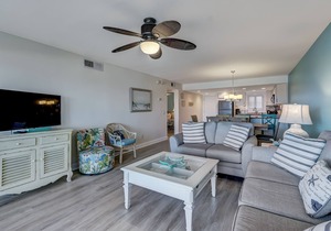 4th Floor, 2 Bed/2 Bath Oceanfront condo sleeps 6. Beach view balcony & pool
