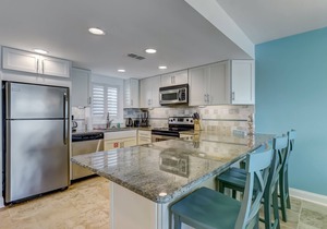4th Floor, 2 Bed/2 Bath Oceanfront condo sleeps 6. Beach view balcony & pool