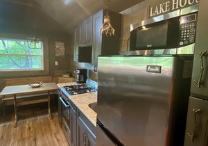"4th Lake" One Bedroom, Luxury Waterfront Cottage at The Lakes, Old Forge