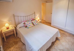 5 bed villa with pool and BBQ