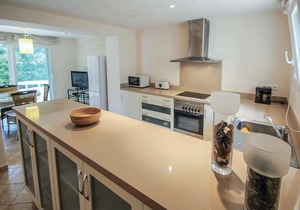 5 bed villa with pool and BBQ