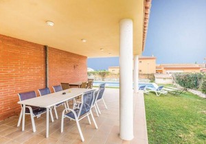 5 bedroom accommodation in Sant Pere Pescador
