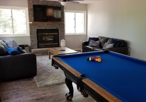 5 Bedroom 3 Bath Lakefront with Yr Round Hot tub near Camelback