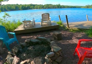 5 Bedroom 3 Bath Lakefront with Yr Round Hot tub near Camelback