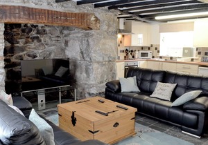 5 bedroom accommodation in Trawsfynydd, near Blaenau Ffestiniog